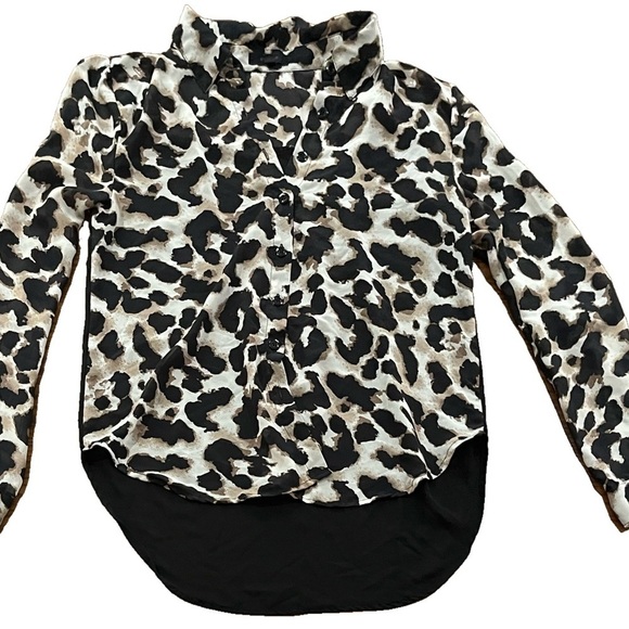 Leopard print button-up collared blouse Womens Size Medium Edge Long Sleeves - Picture 2 of 4